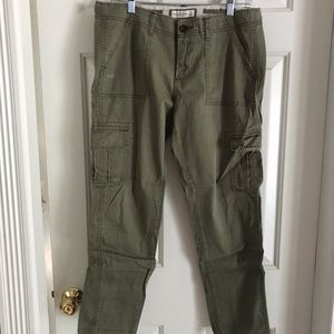 Abercrombie and Fitch Cropped Pants size 6